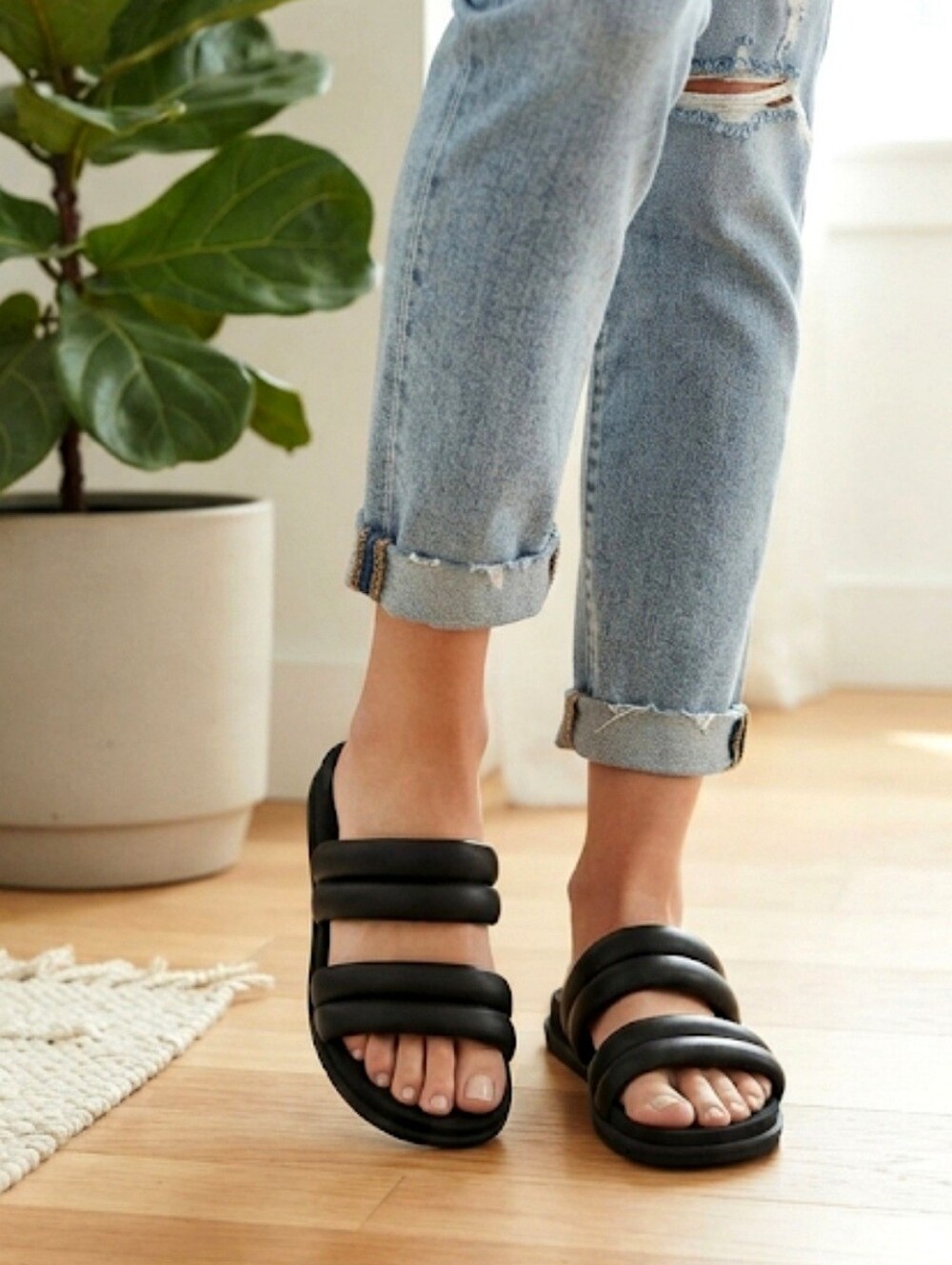 Sorel Ella II Black Puff Slide Sandals Size 8.5